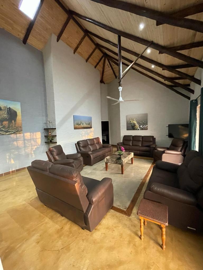 Kruger Wild Dog Inn Marloth Park Exterior foto
