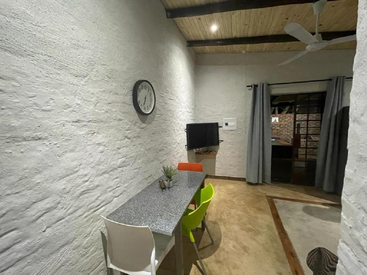 Kruger Wild Dog Inn Marloth Park Exterior foto
