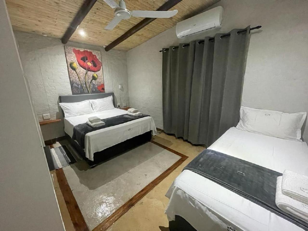 Kruger Wild Dog Inn Marloth Park Exterior foto